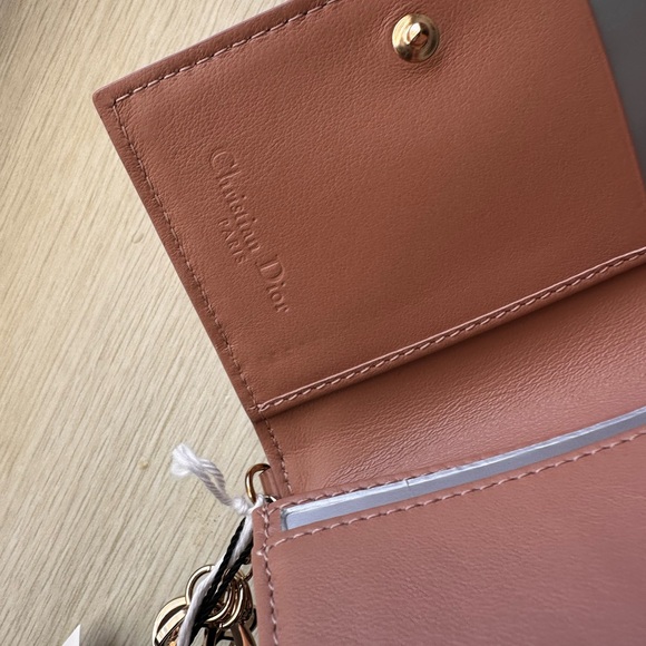 Dior Wallet 🤎 - Picture 8 of 11